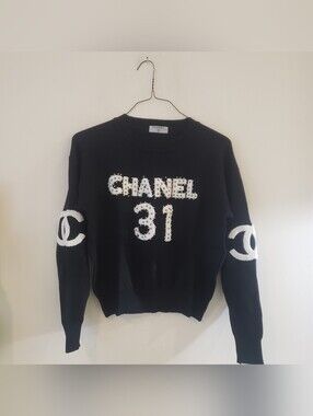 Chanel black sweater Size M